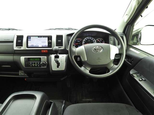 Toyota Hiace Van 6