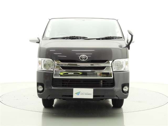 Toyota Hiace Van 7
