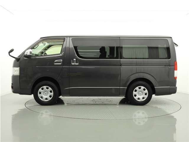 Toyota Hiace Van 8