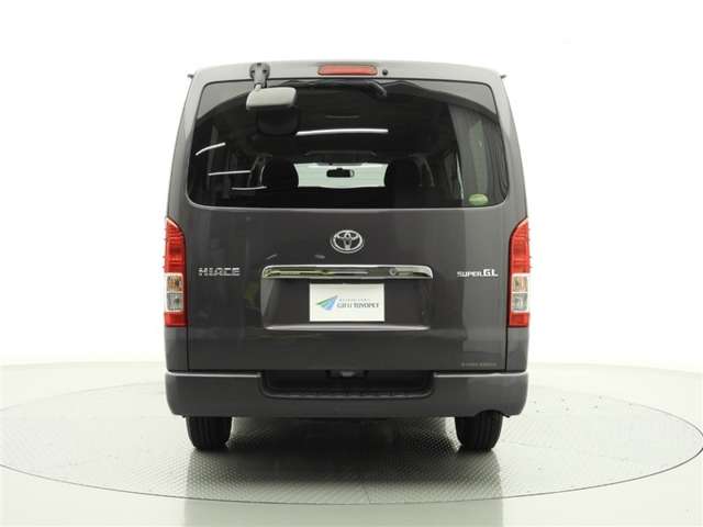 Toyota Hiace Van 9
