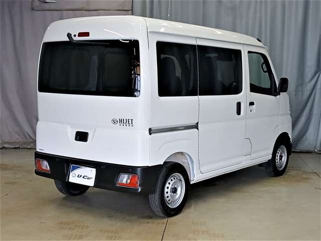 Daihatsu Hijet Cargo 4