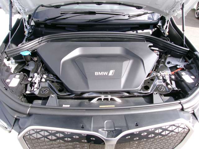 BMW iX1 12