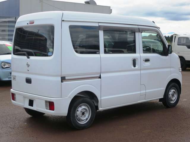 Nissan NV100 Clipper 3
