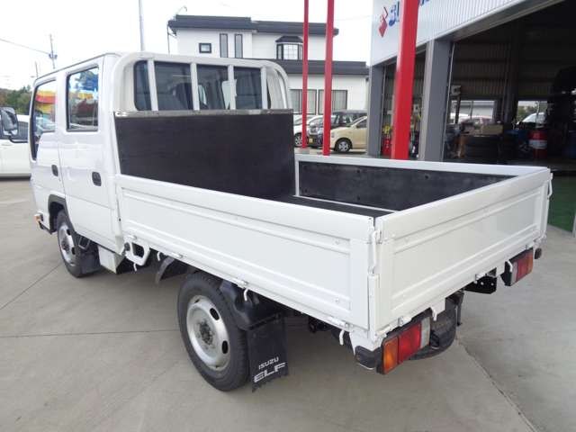Isuzu Elf 7