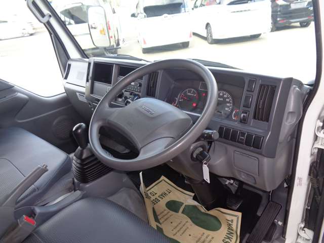 Isuzu Elf 9