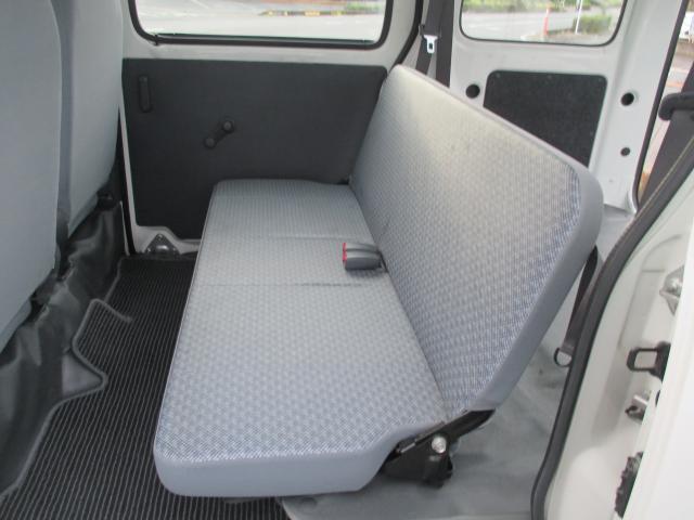 Daihatsu Hijet Cargo 12