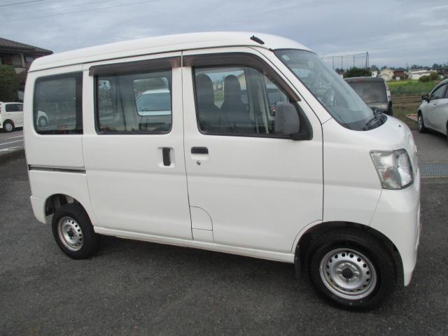 Daihatsu Hijet Cargo 4