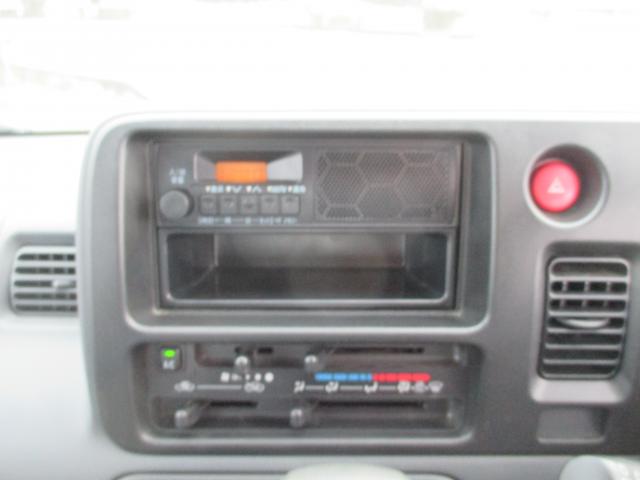 Daihatsu Hijet Cargo 8