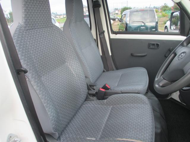 Daihatsu Hijet Cargo 10