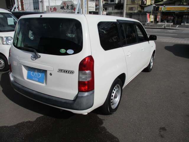 Toyota Succeed Van 8