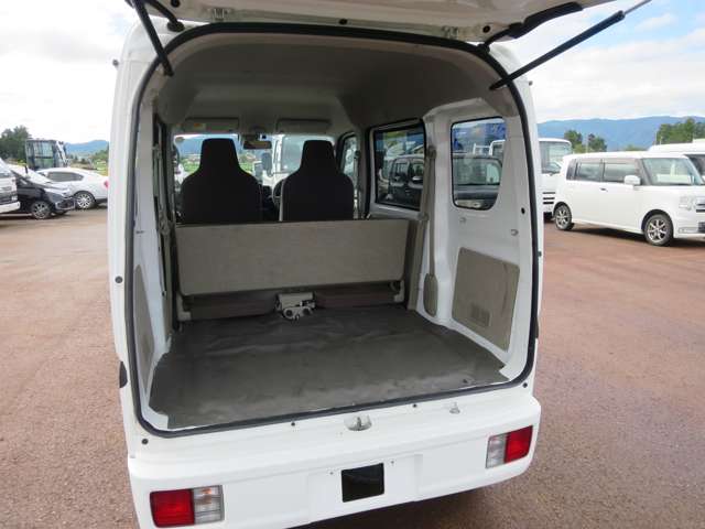 Nissan NV100 Clipper 8