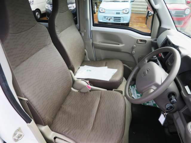 Nissan NV100 Clipper 10