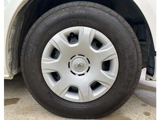 Toyota Hiace Van 11