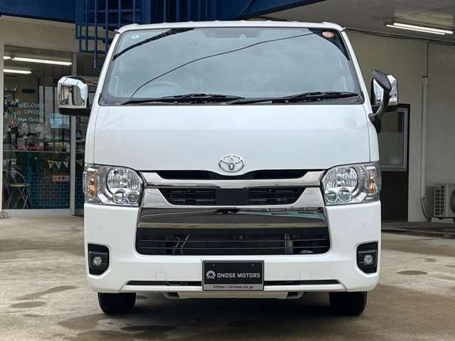 Toyota Hiace Van 3