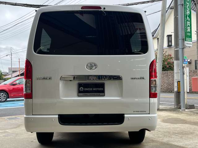 Toyota Hiace Van 8
