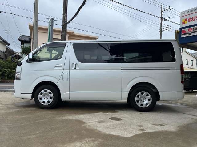 Toyota Hiace Van 10