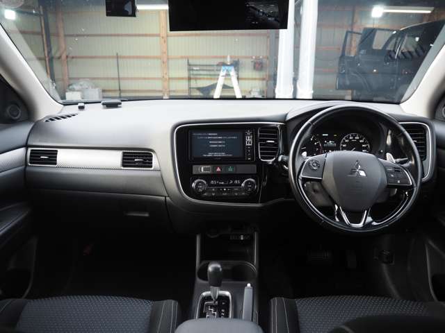 Mitsubishi Outlander 2