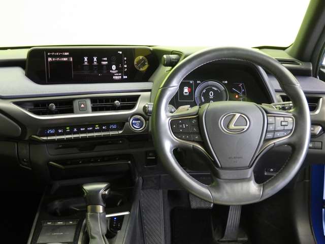 Lexus UX 5