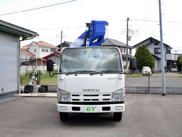 Isuzu Elf 4