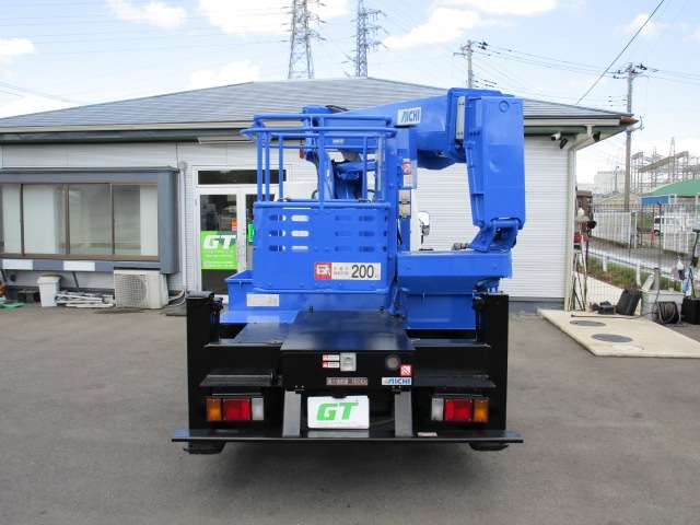 Isuzu Elf 9
