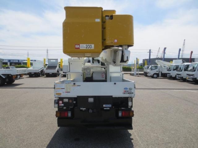 Isuzu Elf 7
