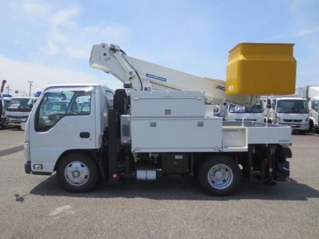 Isuzu Elf 9