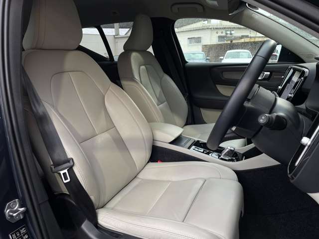 Volvo XC40 11