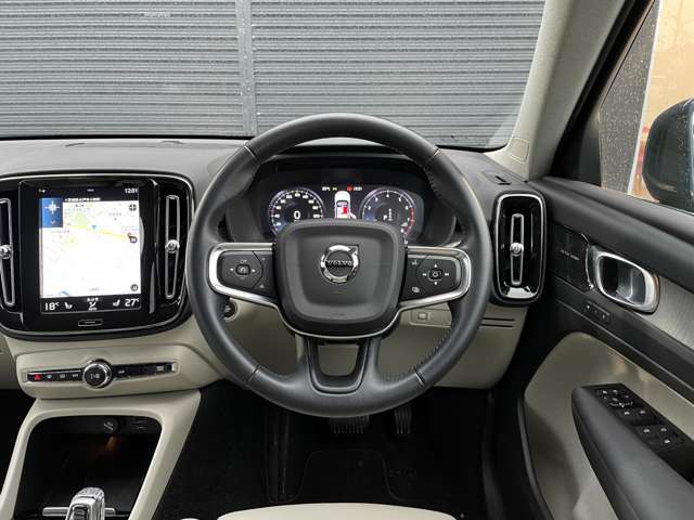 Volvo XC40 8