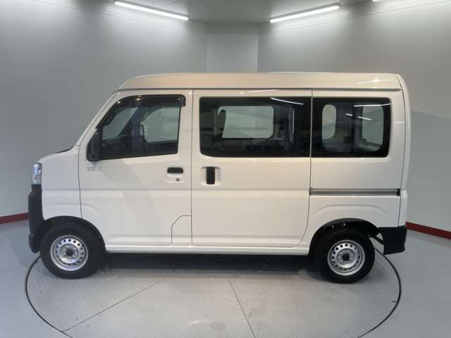 Daihatsu Hijet Cargo 4