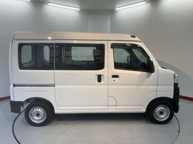 Daihatsu Hijet Cargo 5