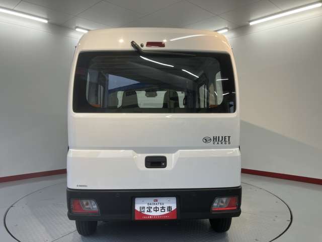 Daihatsu Hijet Cargo 7