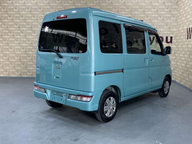 Daihatsu Hijet Cargo 12
