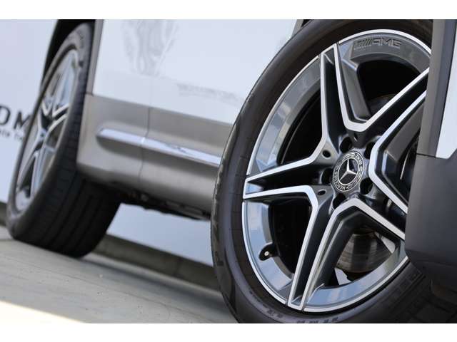 Mercedes-Benz GLB 12