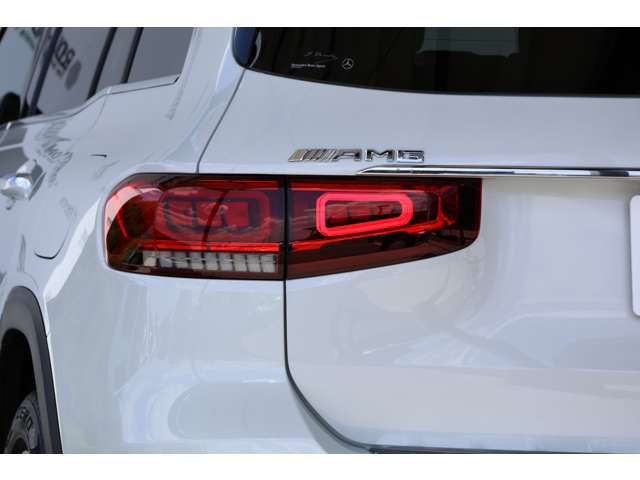 Mercedes-Benz GLB 8