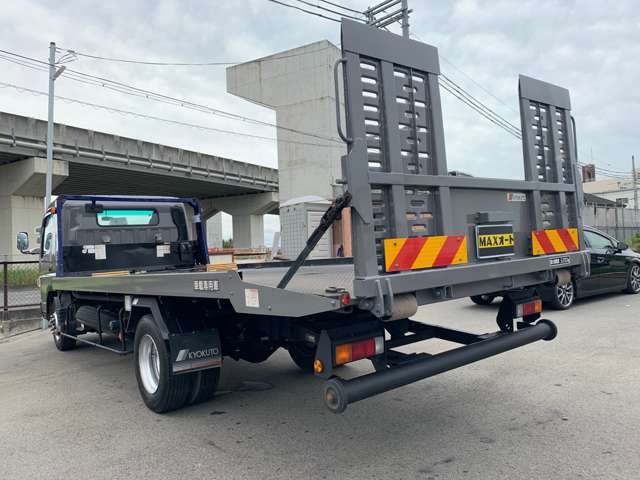 Mitsubishi Fuso Canter 4