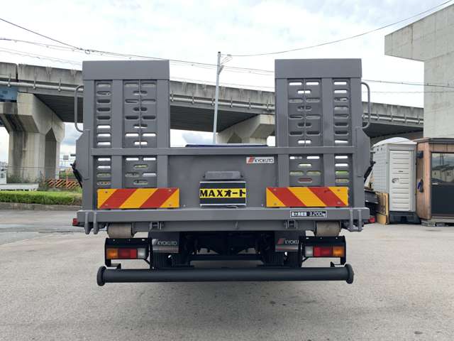 Mitsubishi Fuso Canter 5