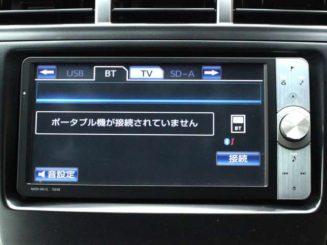 Toyota Prius α 12
