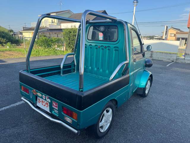 Daihatsu Midget II 8