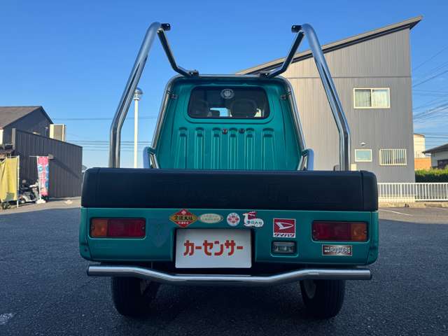 Daihatsu Midget II 9