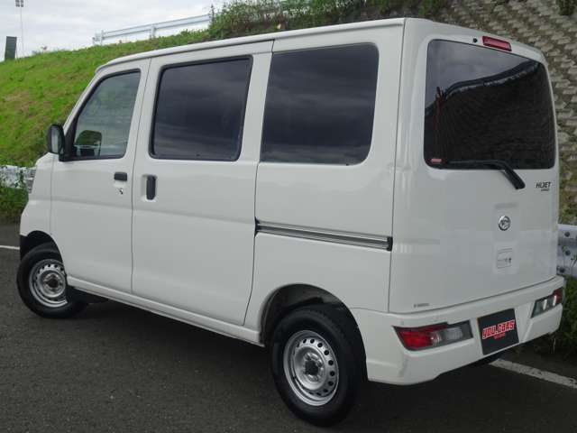 Daihatsu Hijet Cargo 4