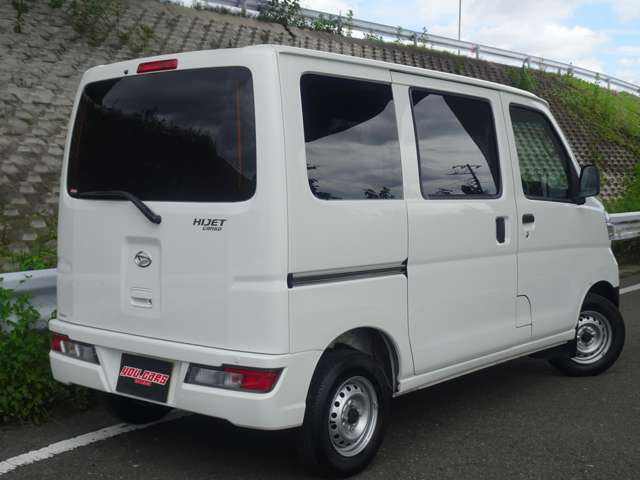 Daihatsu Hijet Cargo 5