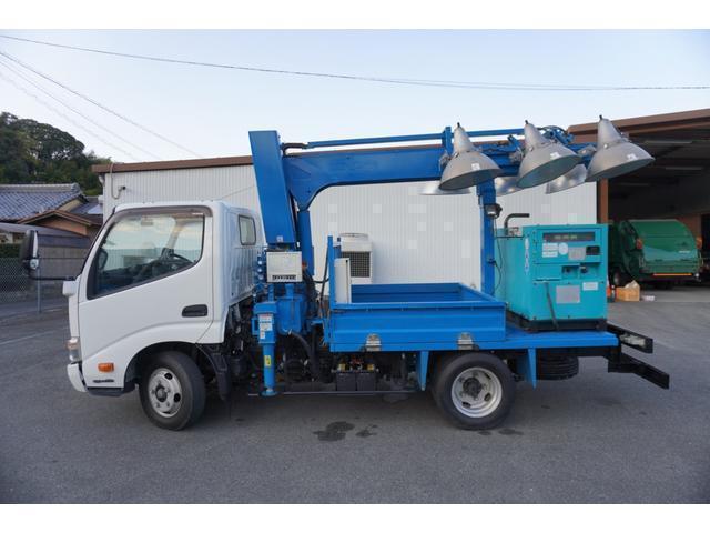 Hino Dutro 4