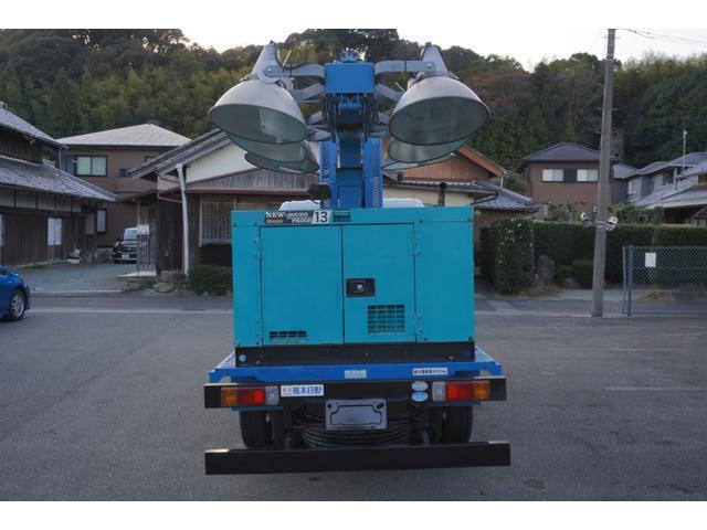 Hino Dutro 9