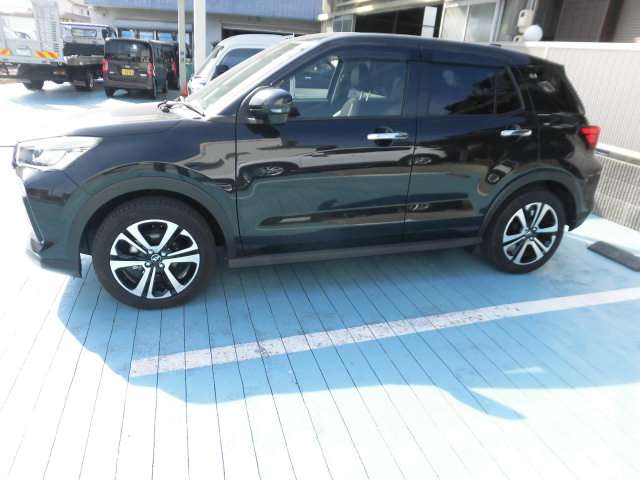 Daihatsu Rocky 4