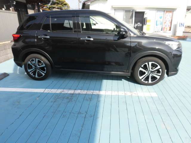 Daihatsu Rocky 5