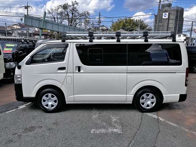 Toyota Hiace Van 6