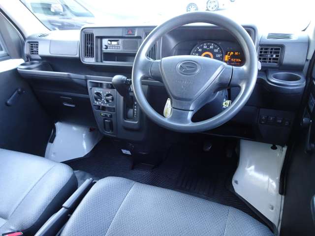 Daihatsu Hijet Cargo 10