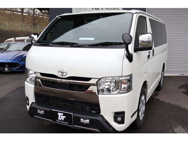 Toyota Hiace Van 2