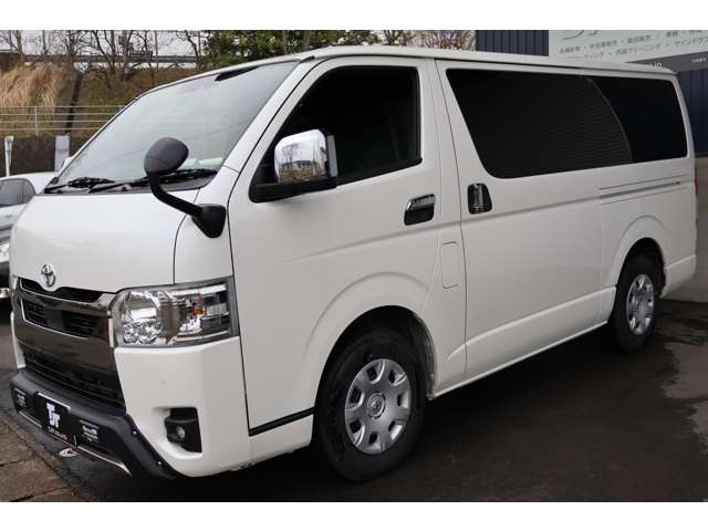 Toyota Hiace Van 5