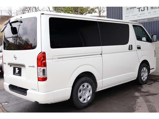 Toyota Hiace Van 9